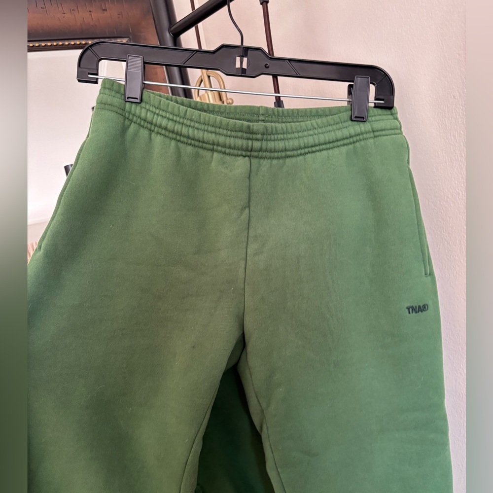 Aritzia TNA sweatpants